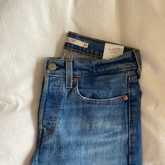 LEVIS WEDGIE DARK WASH JEANS WITH RIP - Picture 3 of 4